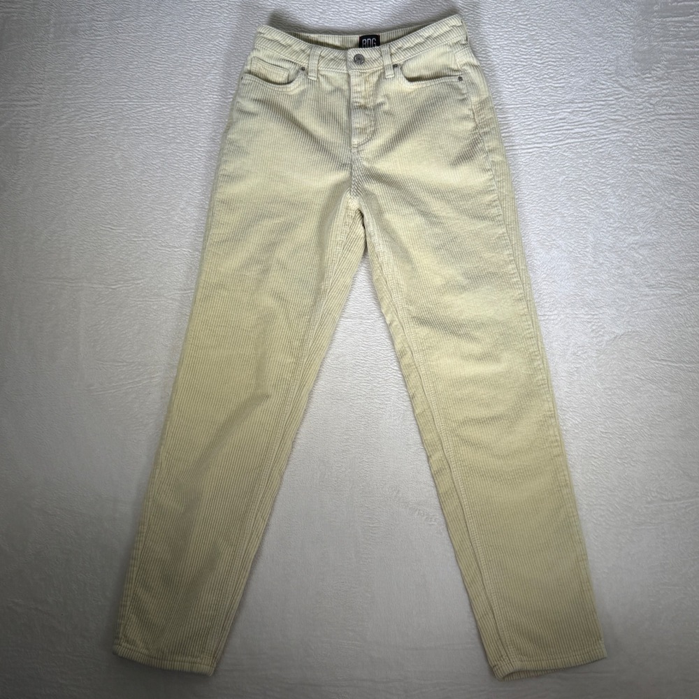 BDG Urban Outfitters Cream Corduroy Mom High-Rise Tapered‎ Pants Womens Size 26